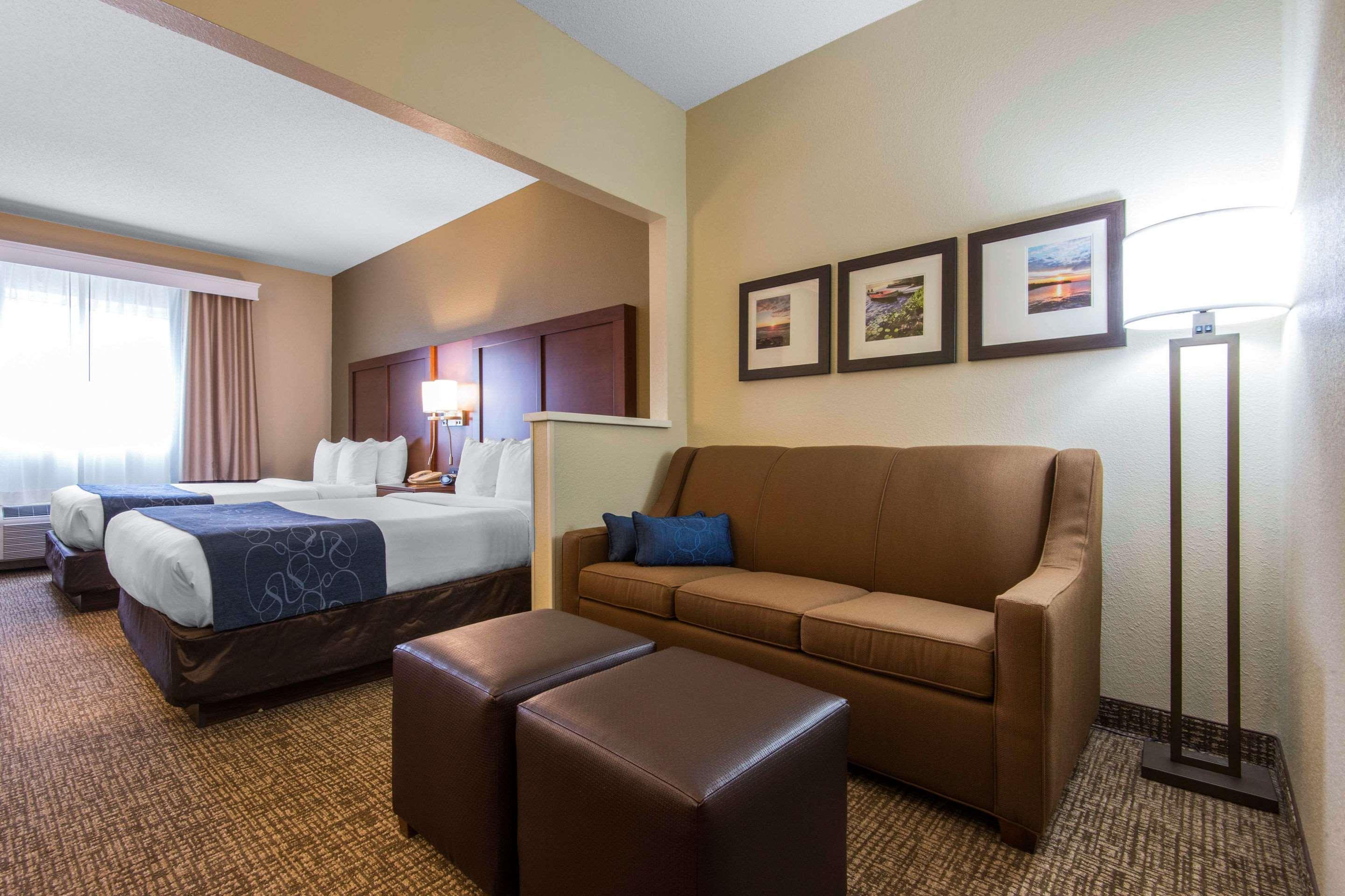 Comfort Suites Rochester Henrietta University Area Eksteriør bilde