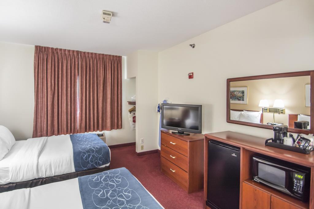 Comfort Suites Rochester Henrietta University Area Eksteriør bilde