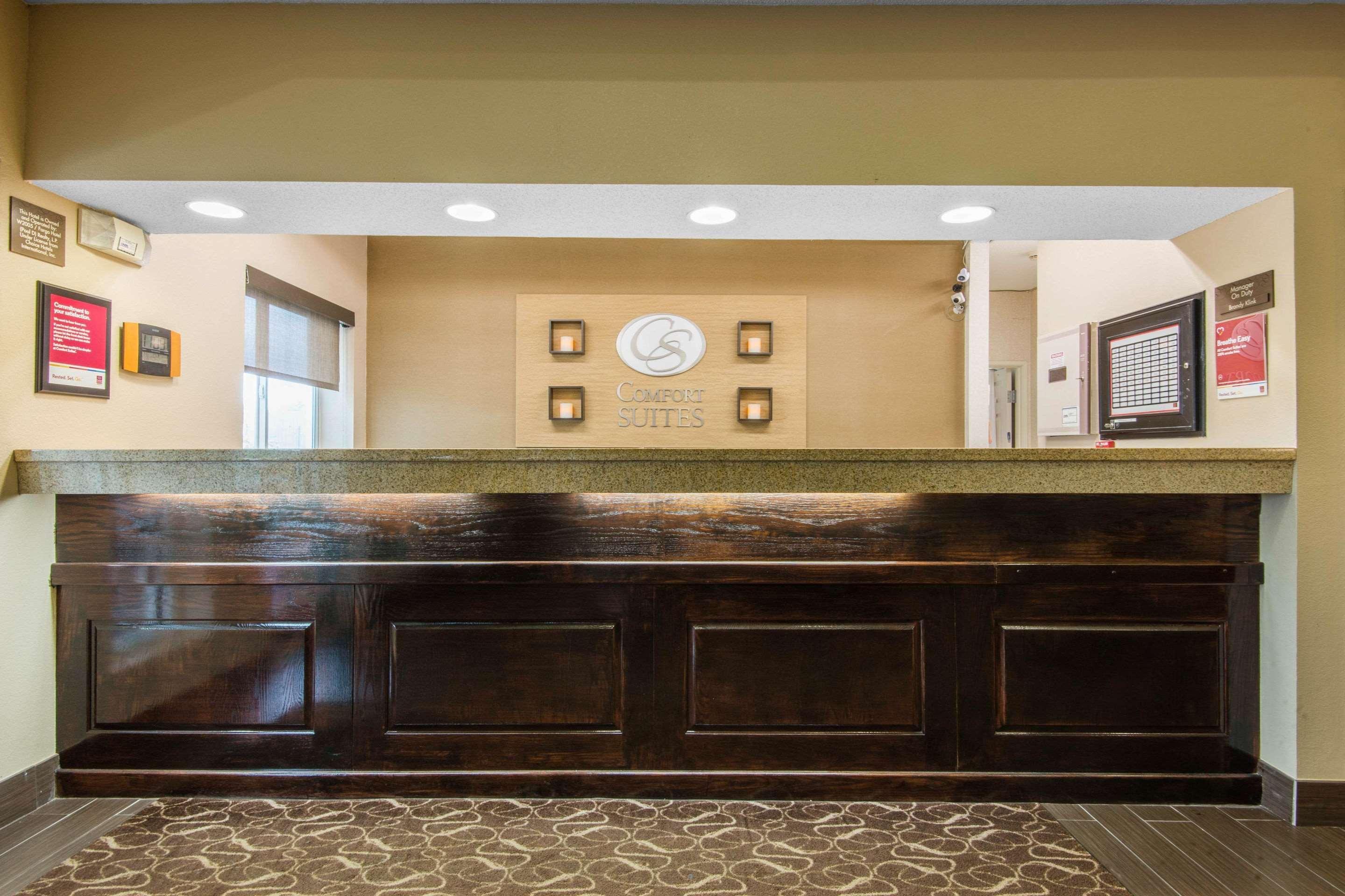 Comfort Suites Rochester Henrietta University Area Eksteriør bilde