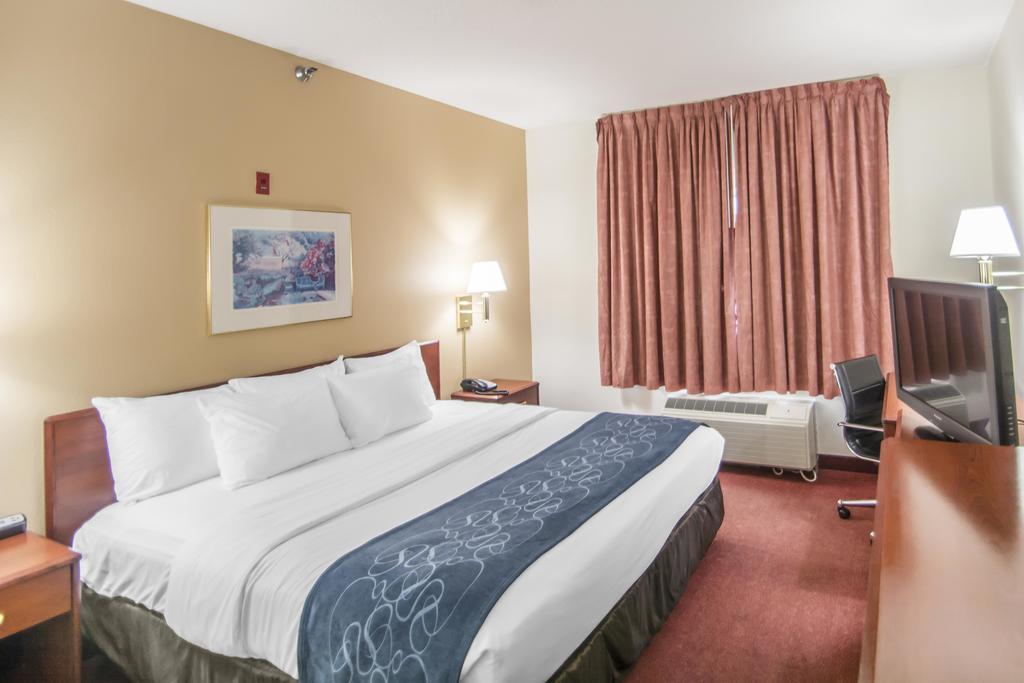 Comfort Suites Rochester Henrietta University Area Eksteriør bilde