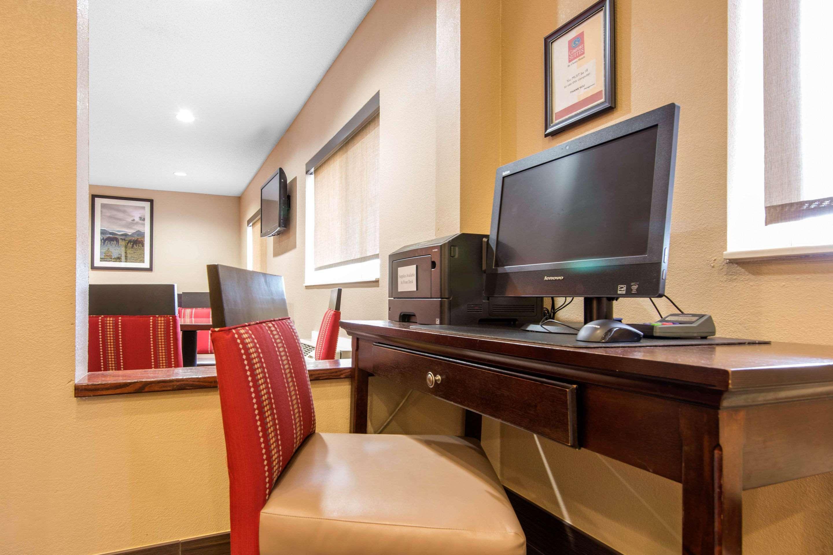 Comfort Suites Rochester Henrietta University Area Eksteriør bilde