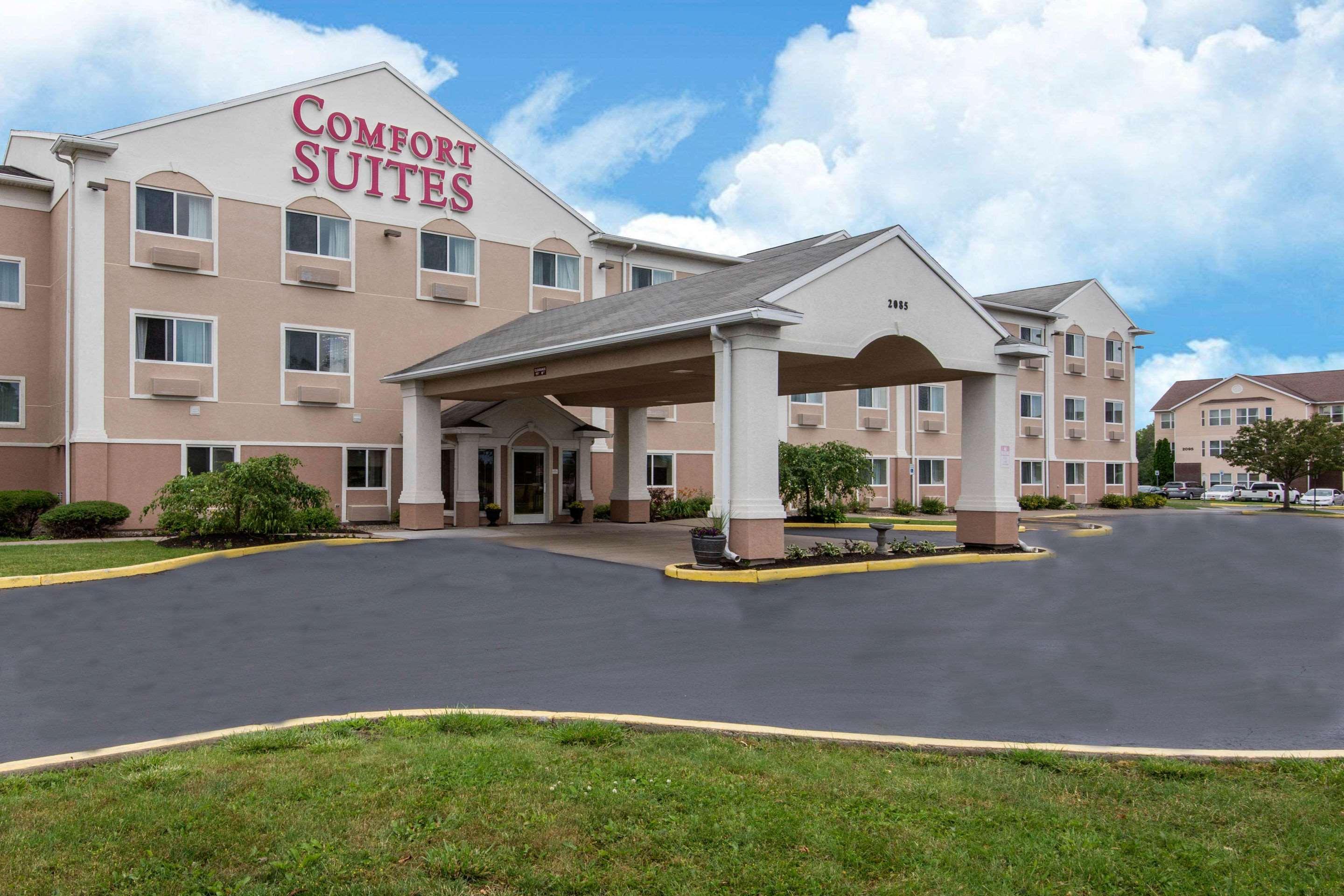 Comfort Suites Rochester Henrietta University Area Eksteriør bilde