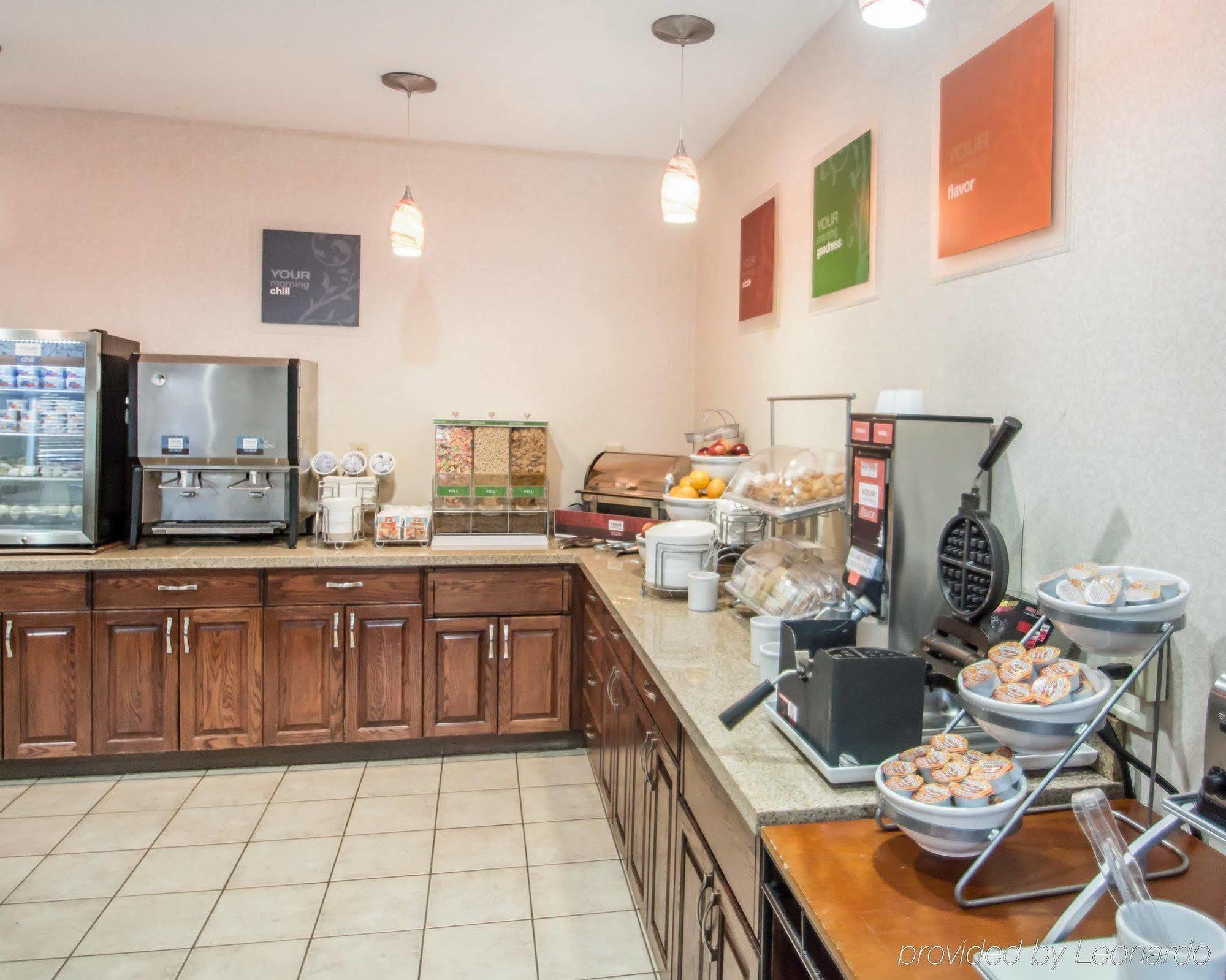Comfort Suites Rochester Henrietta University Area Eksteriør bilde