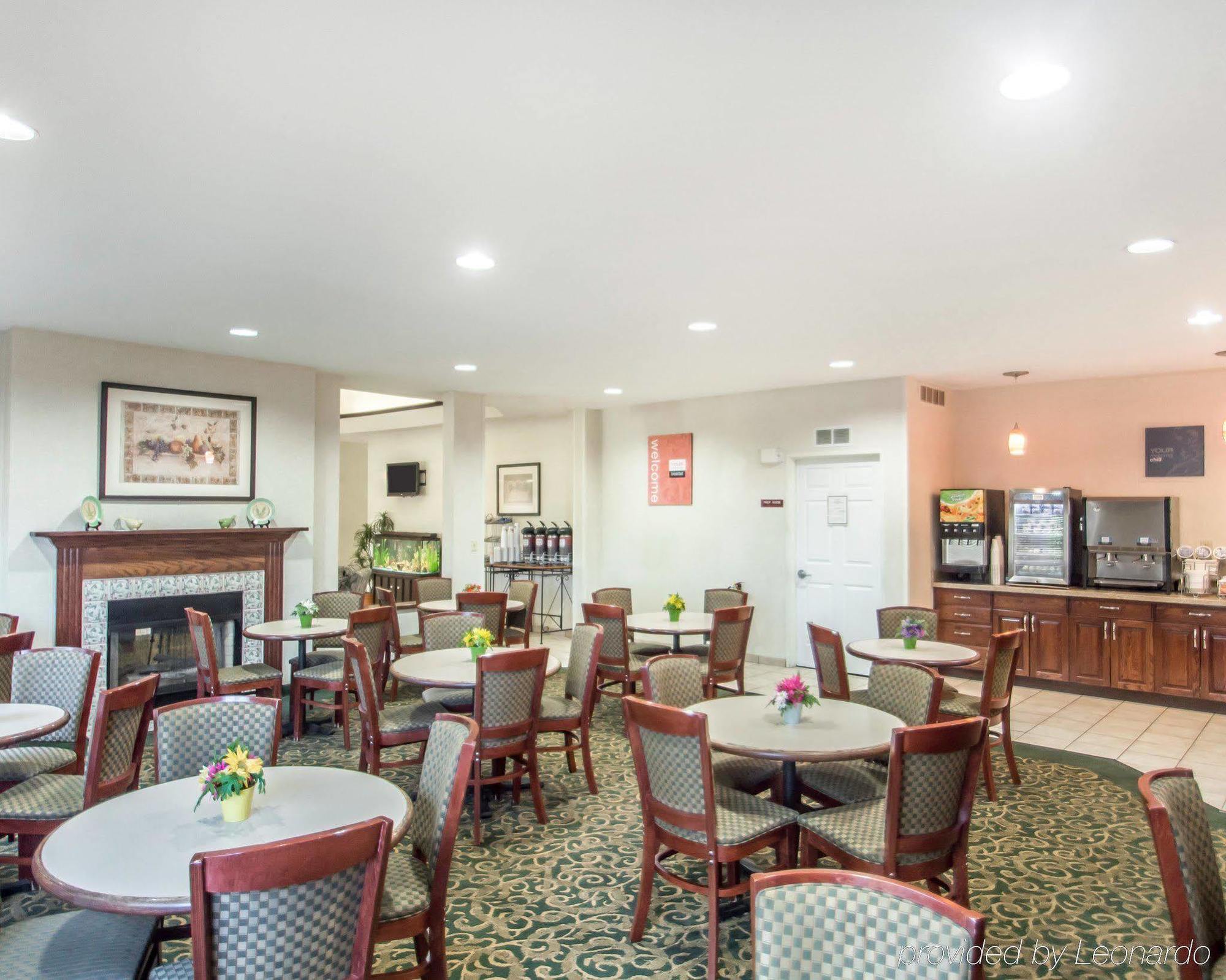 Comfort Suites Rochester Henrietta University Area Eksteriør bilde