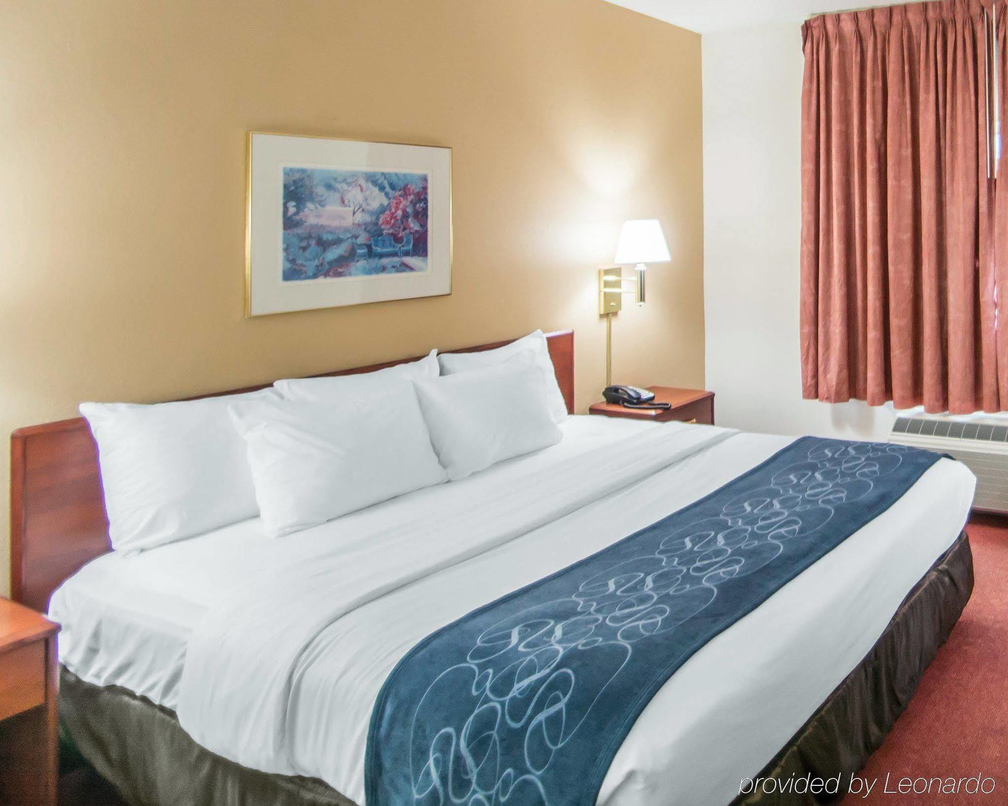 Comfort Suites Rochester Henrietta University Area Eksteriør bilde