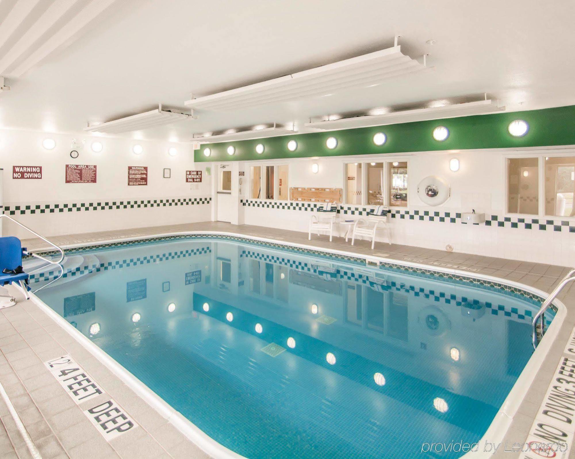 Comfort Suites Rochester Henrietta University Area Eksteriør bilde